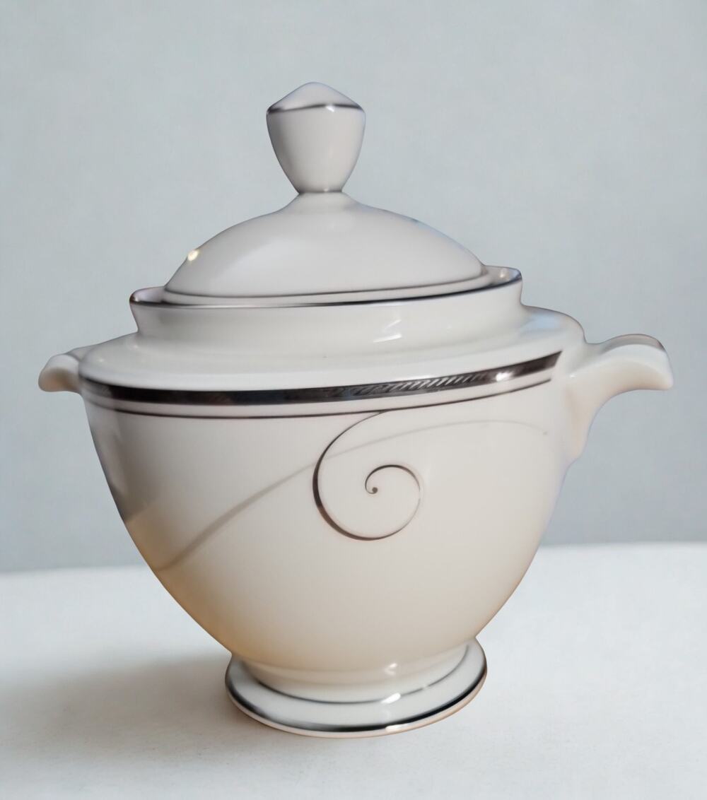 Sugar Bowl & Lid Noritake Platinum Wave